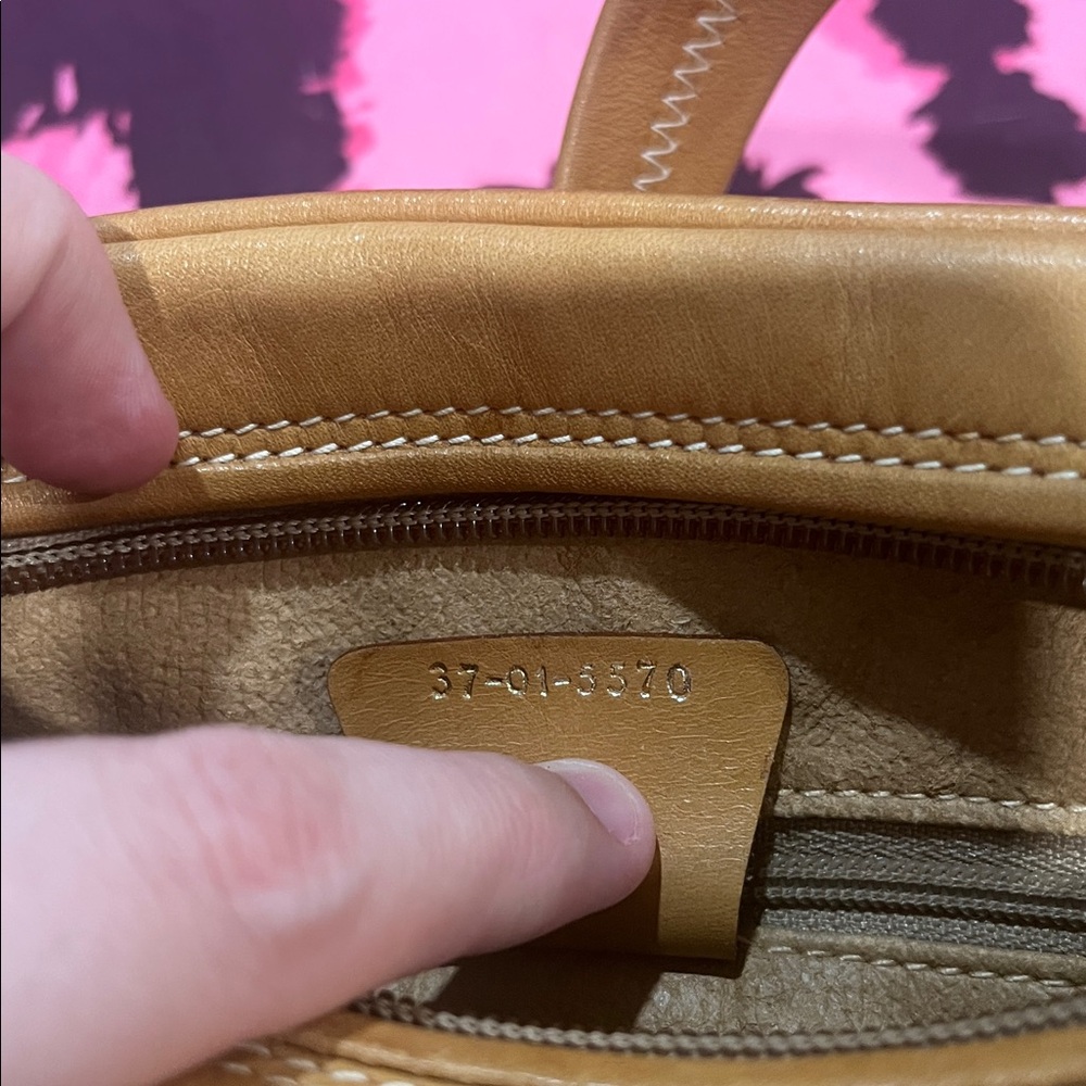 Gucci Monogram Camera bag Cream and Tan/caramel Crossbody Bag - Picture 11 of 17